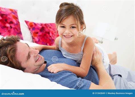 family porn pics|Ms Son And Daughter In Bed With Mother And Father Father。